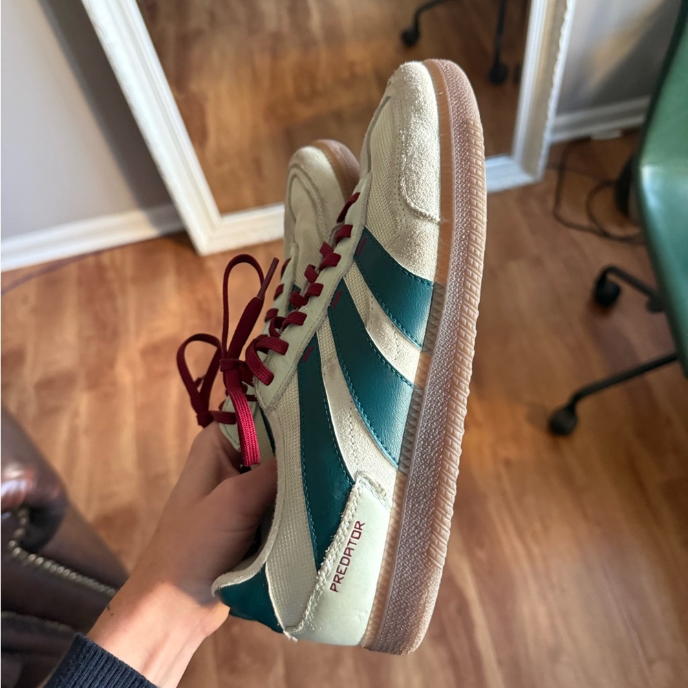 Adidas Mexico Predator Sneaker - Picture 2 of 9